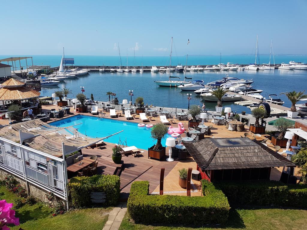 Hotel Palace Marina Dinevi Sveti Vlas Exterior photo